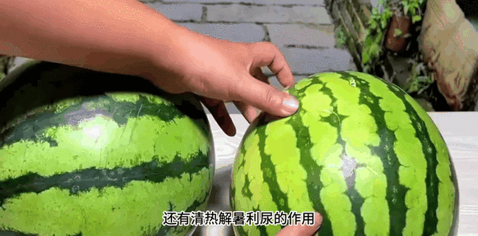 黑料网吃瓜:“黑料网新动态:吃瓜群众的八卦盛宴全记录!”