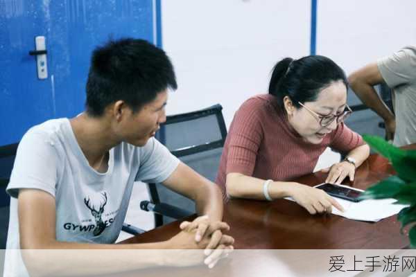 手游圈热议，知名品牌跨界手游周边，700元羽绒神裤仅含3克绒？